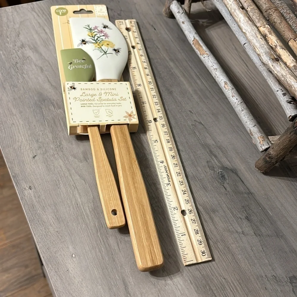 NEW IN PACKAGING! BEE GRATEFUL MINI & LARGE BAMBOO AND SILICONE SPATULA…